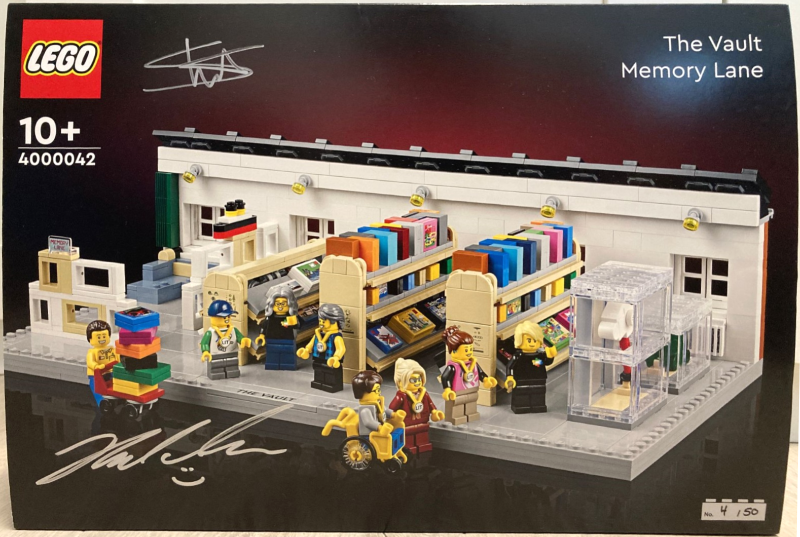 LEGO® Miscellaneous 4000042 — LEGO The Vault Memory Lane Set